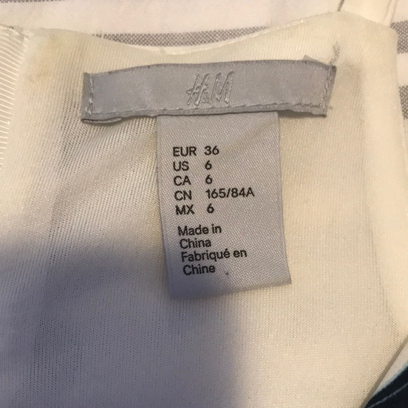 H&M blue and white floral dress - Picture 2 of 2